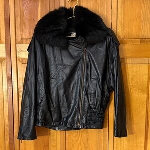 Vintage Black Leather Bomber Jacket with Fur Collar